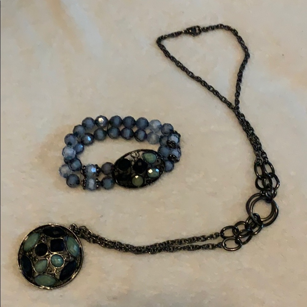 Necklace and bracelet set